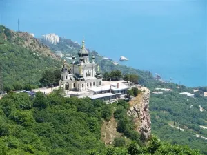Власти Севастополя объяснили мусорный коллапс ростом цен на бензин