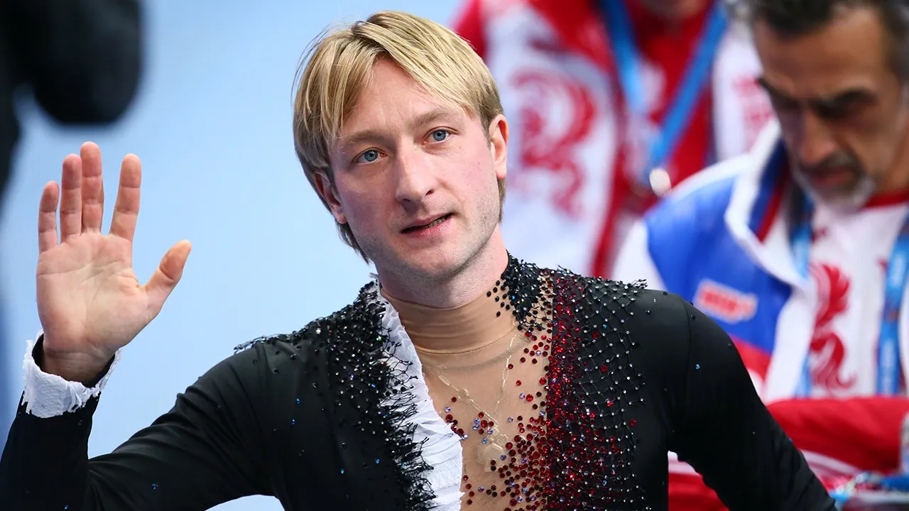 Плющенко и ещё восемь фигуристов внесли в базу ГУР Украины