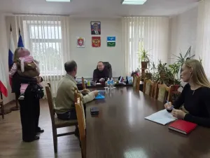 Глава администрации Первомайского района провёл приём граждан